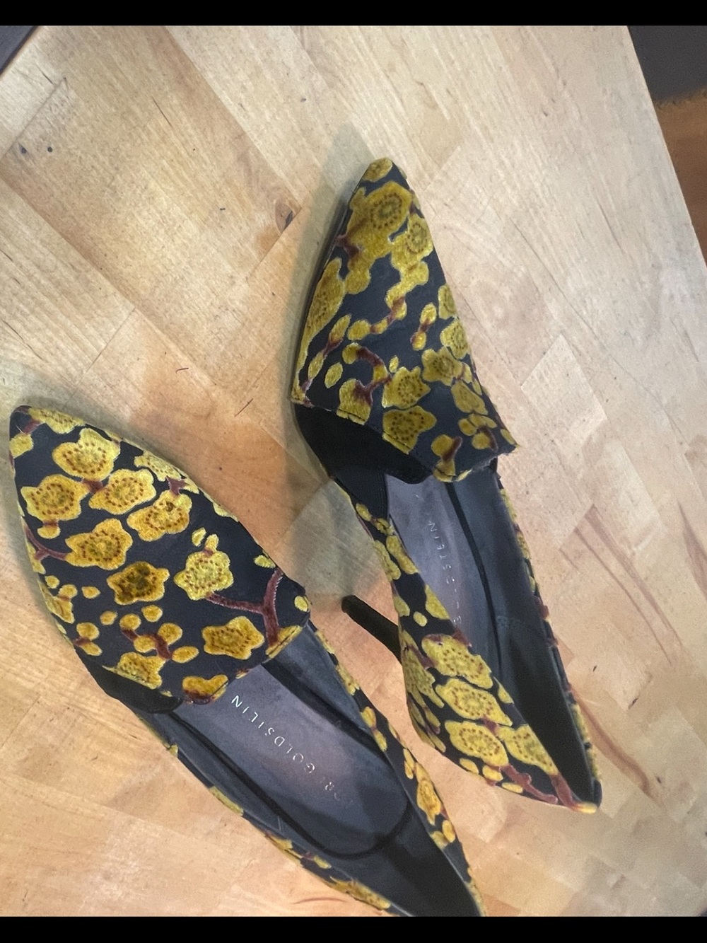 Gold Velvet Floral Pointed-Toe Women’s heels vintage Lori Goldstein